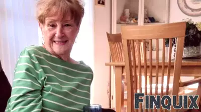 My 93-Year-Old Aunt Thrives by Watching Football Every Sunday